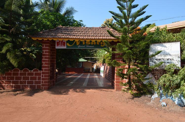 Nisarg Resort Guhāgar Buitenkant foto