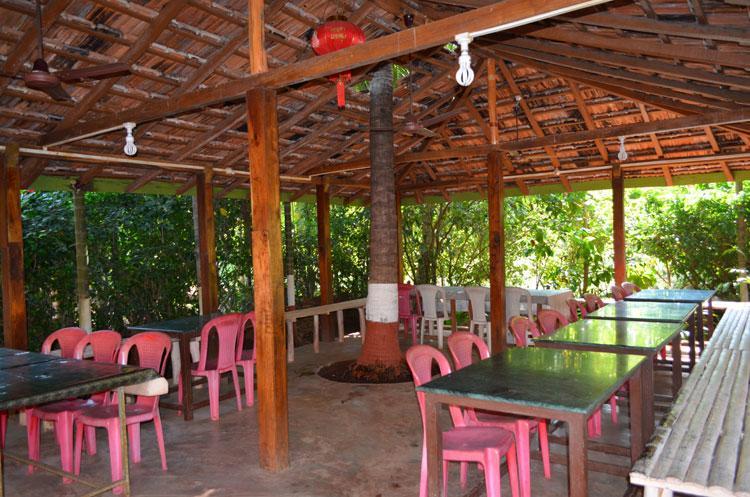 Nisarg Resort Guhāgar Buitenkant foto